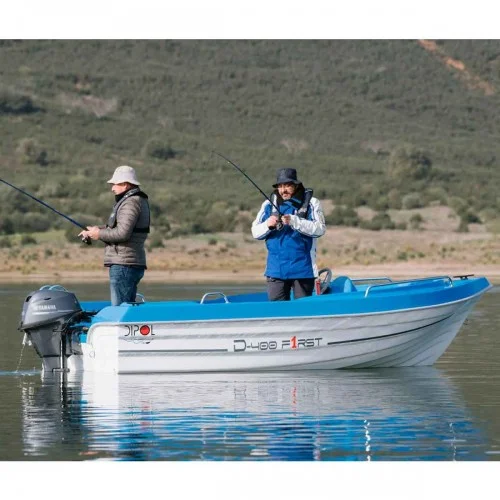 Barco pequeño Dipol D-400 F1RST