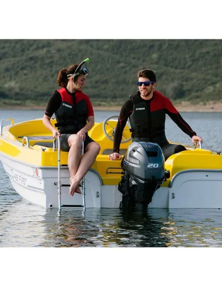 Barco pequeño Dipol D-400 F1RST