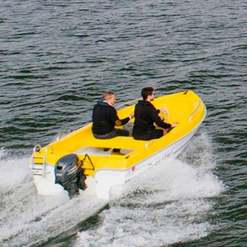 Barco pequeño Dipol D-400 F1RST