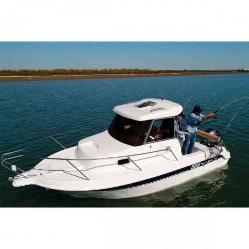 Barco con cabina Dipol 580-CP Timonera