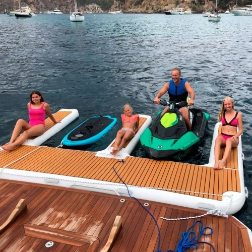 Muelle Individual Yachtbeach para... Muelle Individual Yachtbeach para...