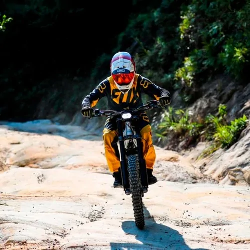 Moto eléctrica Sur Ron Light Bee LBX Moto eléctrica Sur Ron Light Bee LBX